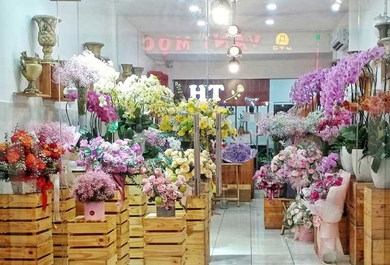 Hoa tươi HT là cửa hàng đặt hoa tươi khai trường uy tín ở quận 7