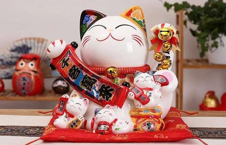 Shop mèo thần tài khai trương