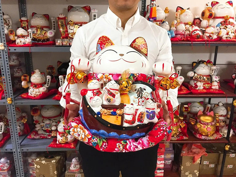 shop mèo thần tài tặng khai trương đẹp