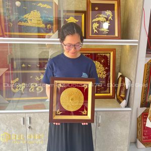 mua quà lưu niệm cho người nước ngoài ở đâu